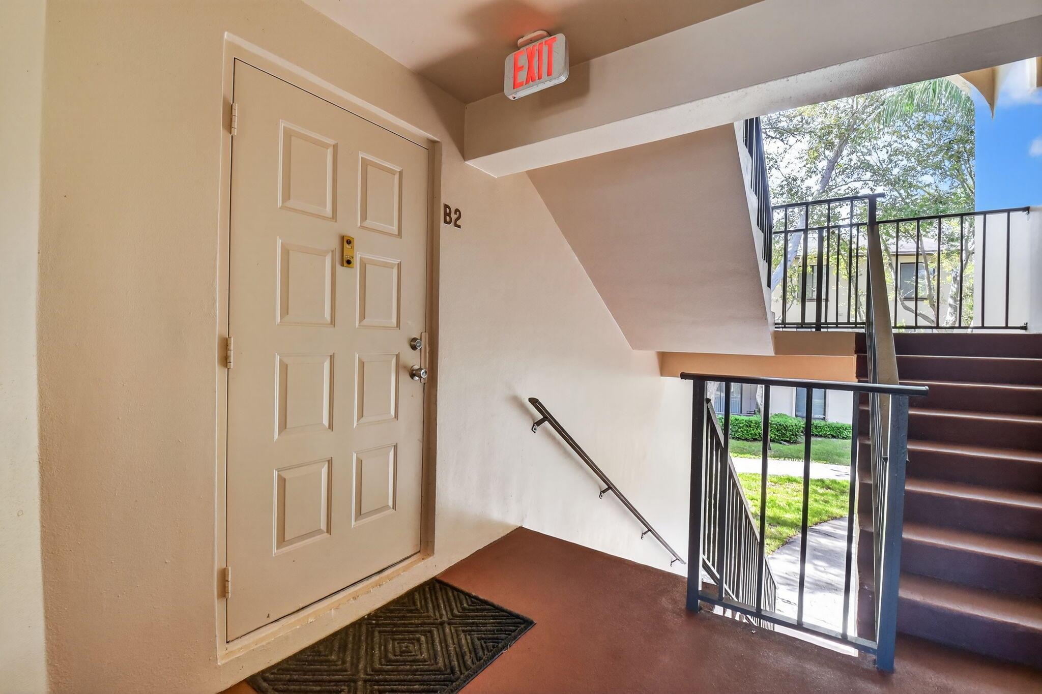 CHARTER CLUB OF PALM BEAC - Residential