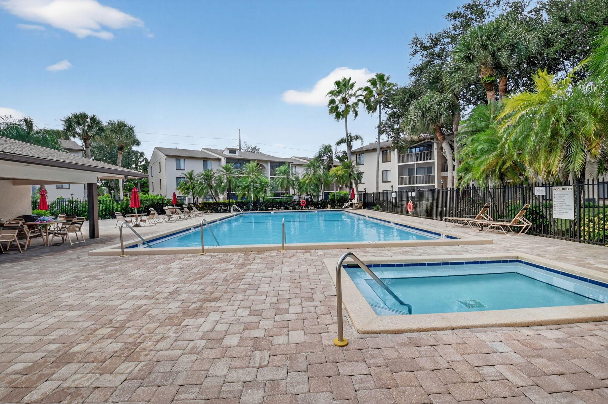 CHARTER CLUB OF PALM BEAC - Residential