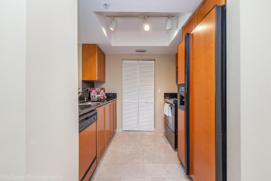 PALMETTO PLACE CONDO - Residential Lease