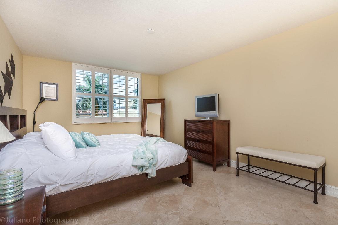 PALMETTO PLACE CONDO - Residential Lease