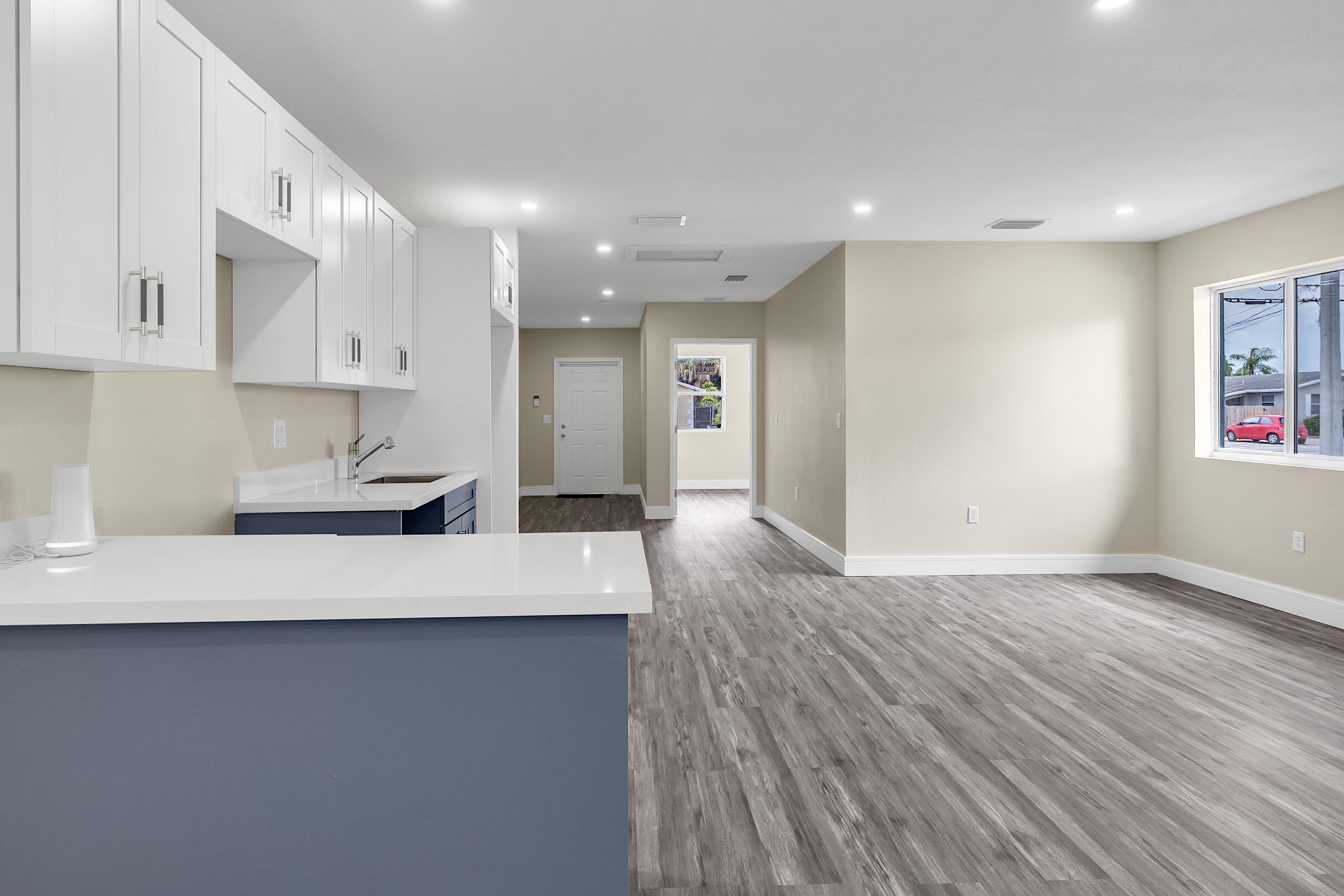 NORTH WEST LAUDERDALE - Residential Income