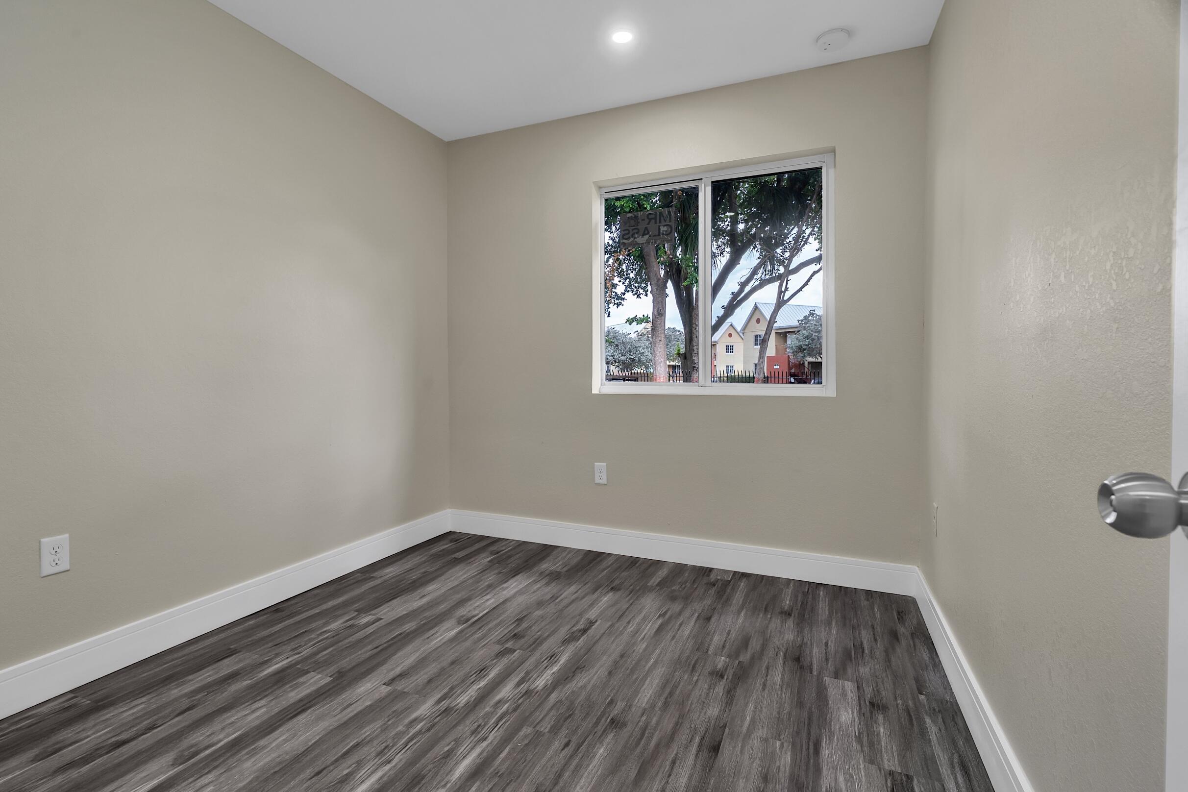 NORTH WEST LAUDERDALE - Residential Income