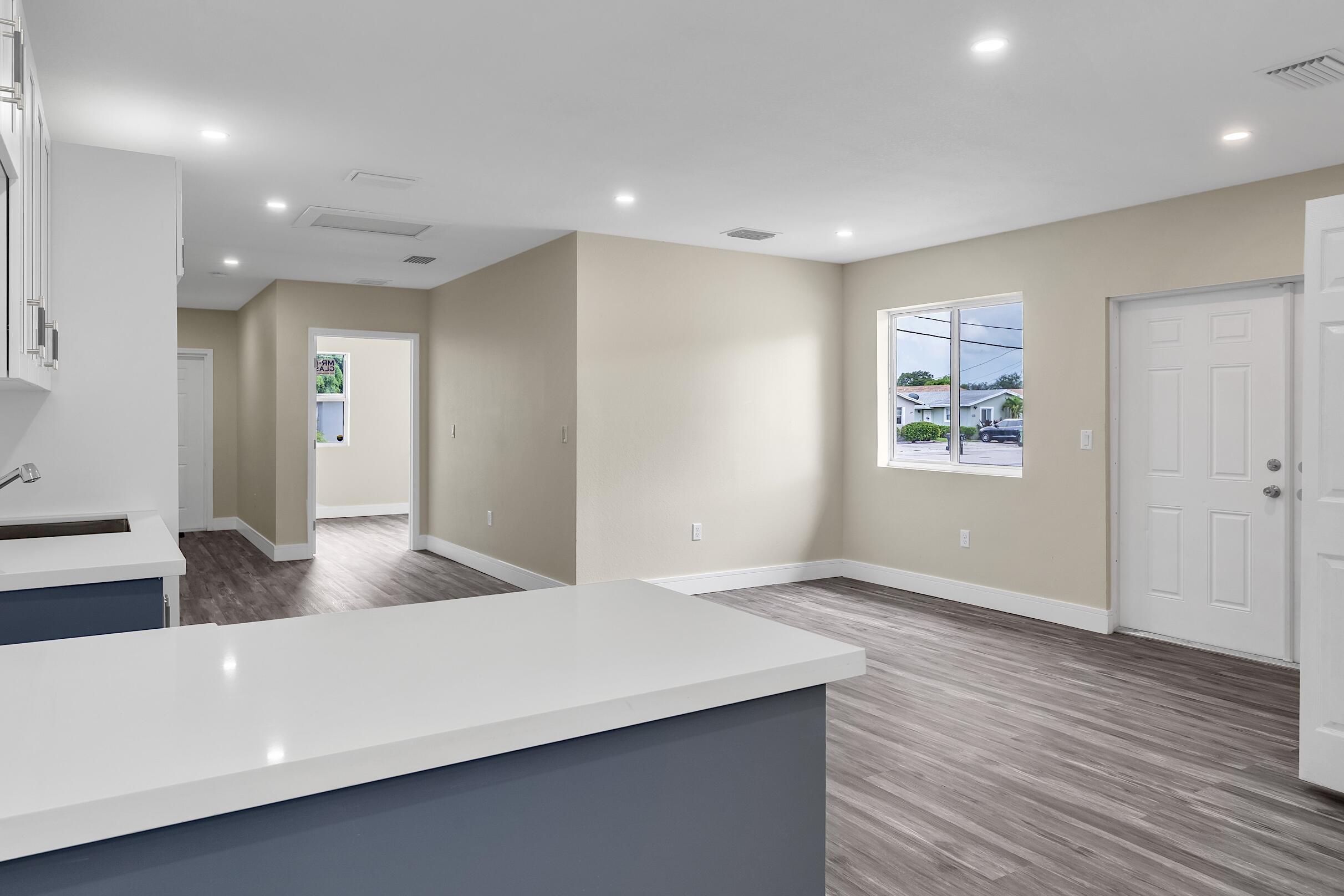 NORTH WEST LAUDERDALE - Residential Income