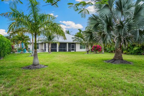 A home in Hutchinson Island