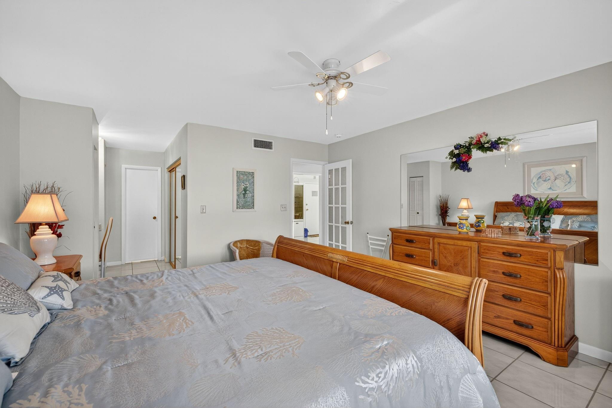 CASTLE APARTMENTS 3 CONDO - Residential