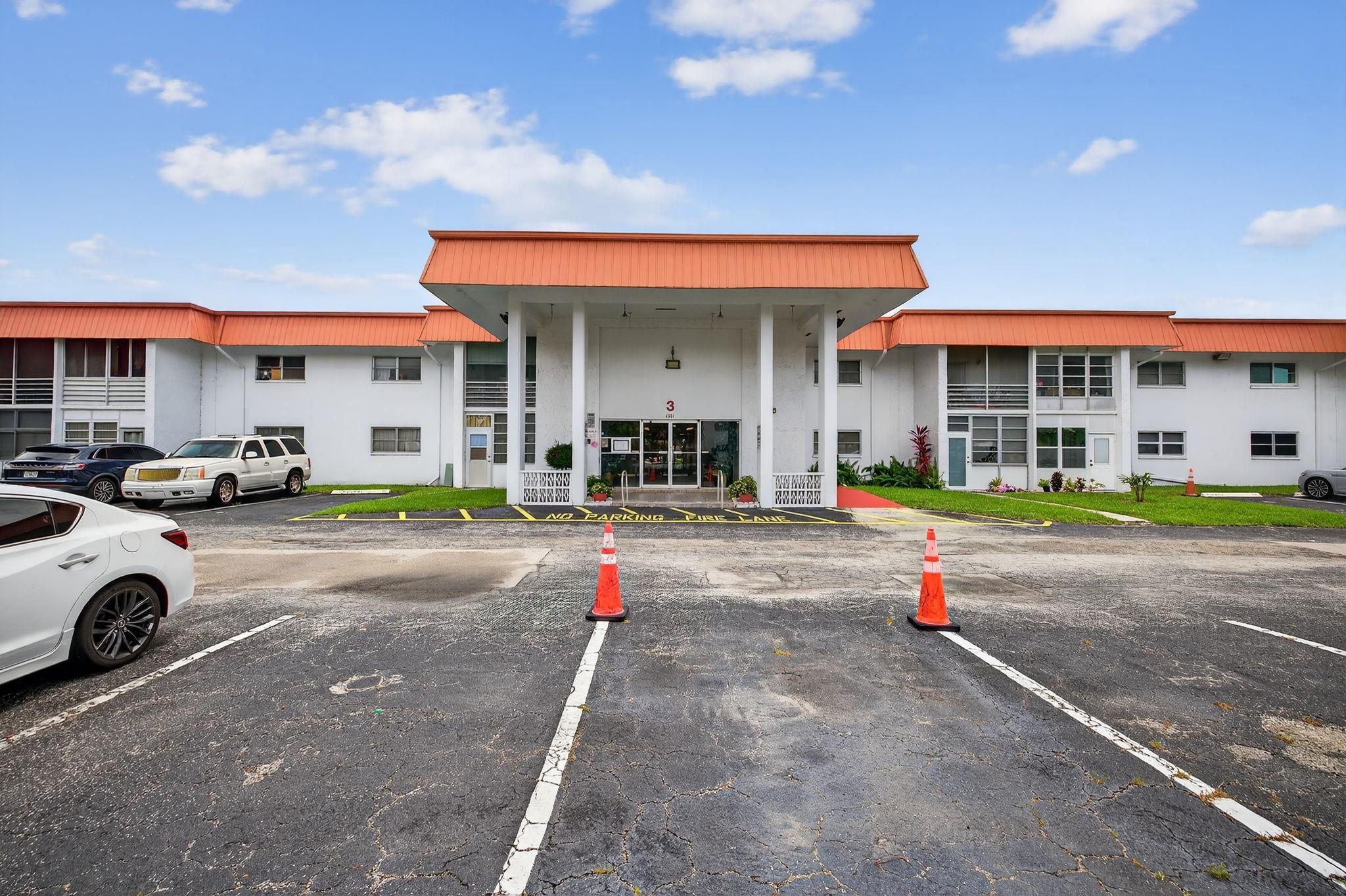 4881 NW 22nd Street B12, Lauderhill, FL, 33313/$70,000 1 4881 NW 22nd Street B12