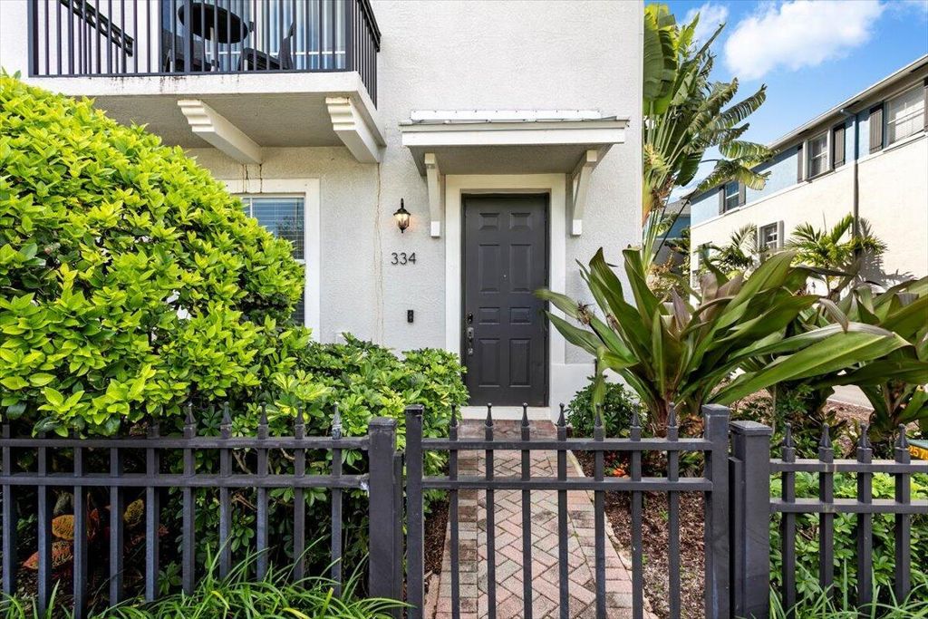 Photo of 334 NW 1st Street, Delray Beach, FL 33444 (MLS # R11135416)
