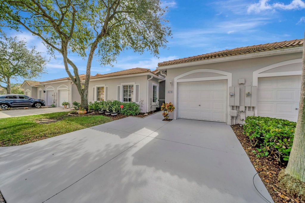 Photo of 4746 SW 12th Pl, Deerfield Beach, FL 33442 (MLS # F10539498)