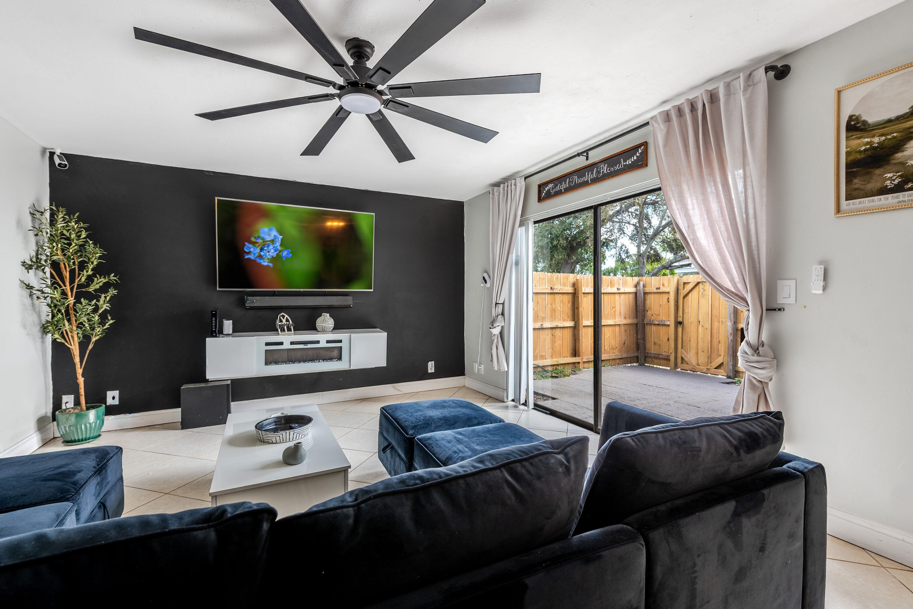 CHERRY LANE - Residential