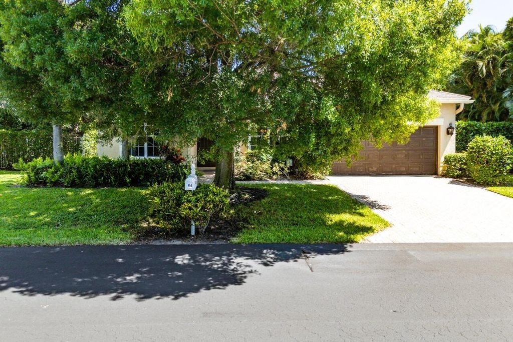 Photo of 54 Lake Eden Drive, Boynton Beach, FL 33435 (MLS # R11130575)