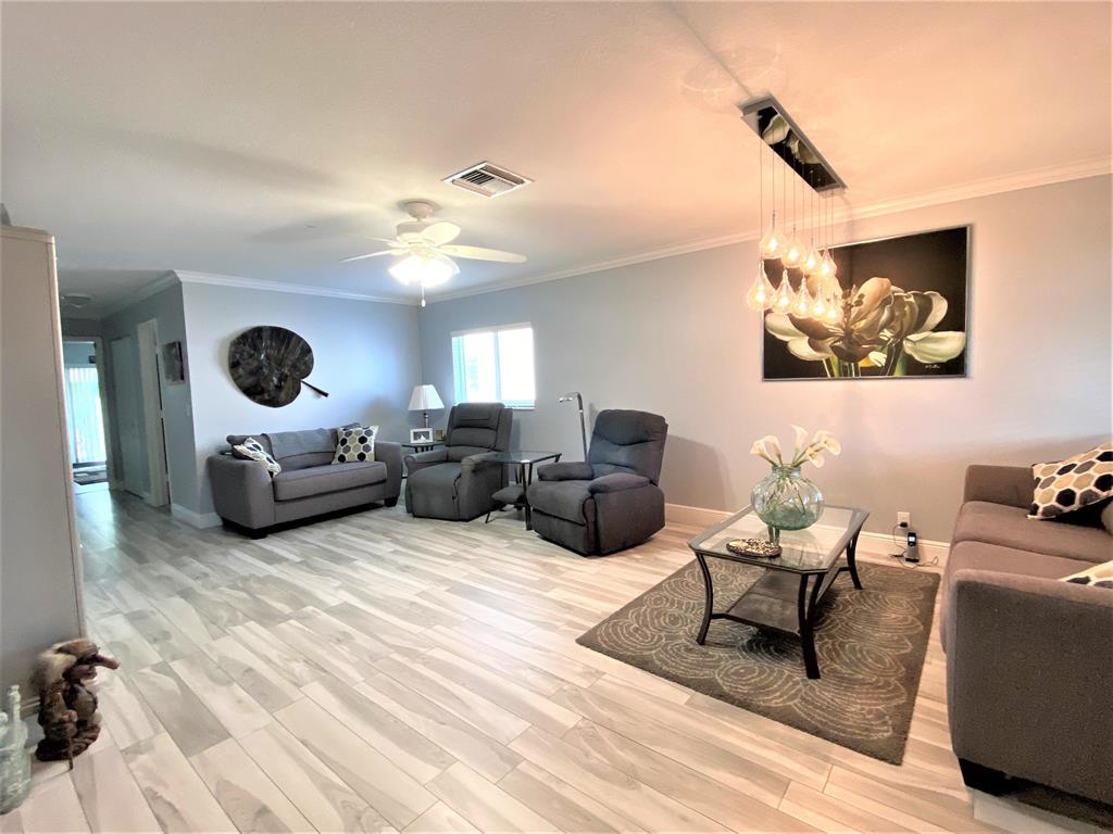 DELRAY VILLAS 1 - Residential