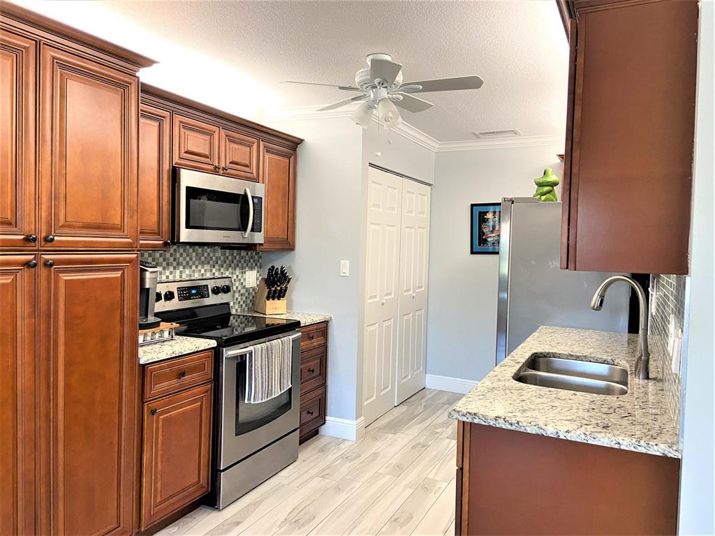 DELRAY VILLAS 1 - Residential