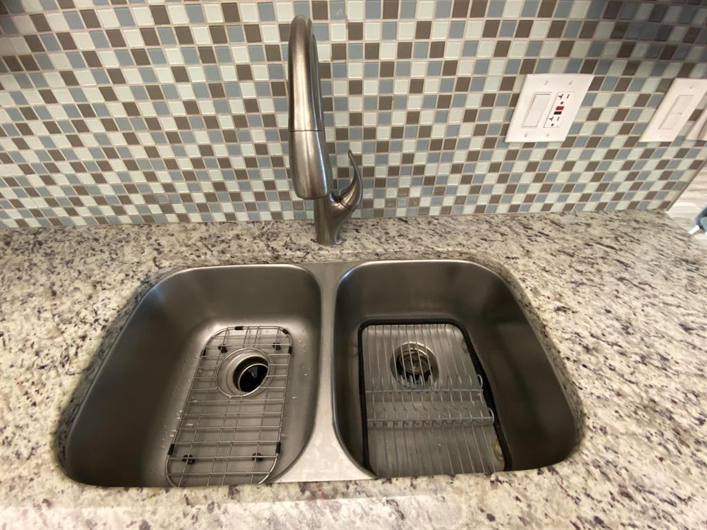 DELRAY VILLAS 1 - Residential