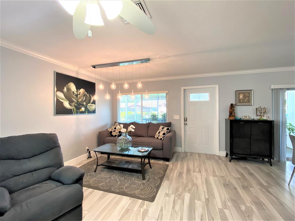 DELRAY VILLAS 1 - Residential