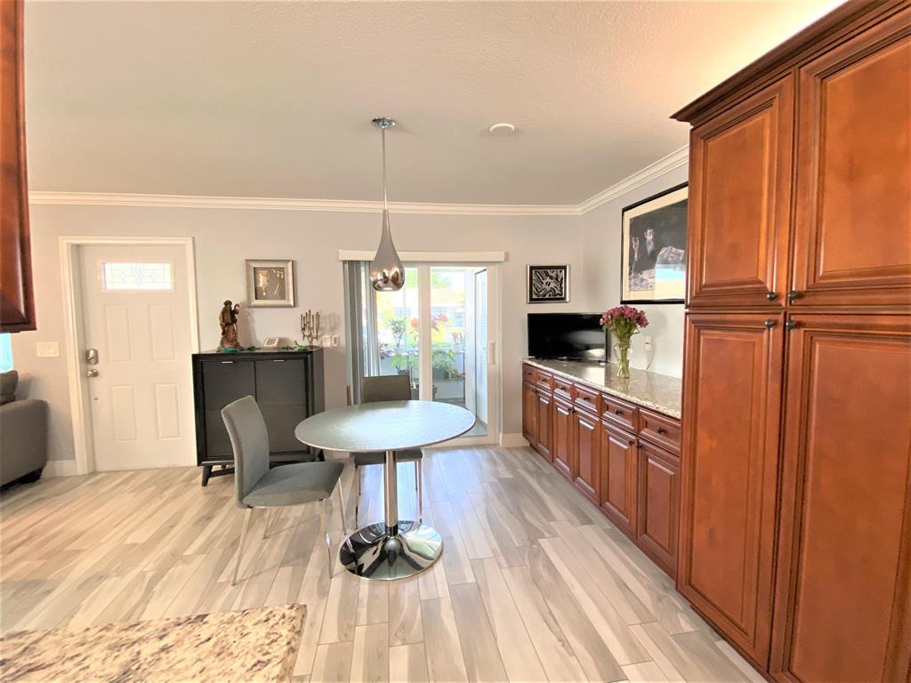 DELRAY VILLAS 1 - Residential