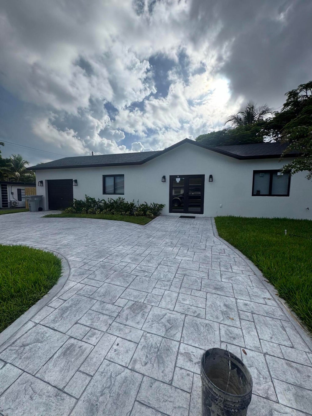 Photo of 230 NE 14TH AVE, Pompano Beach, FL 33060 (MLS # B26077609)
