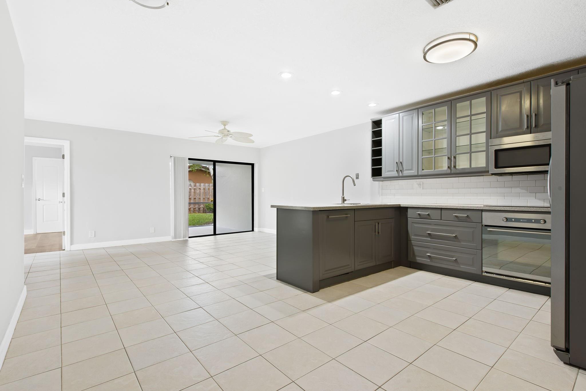 Coral Spgs Country Club - Residential Lease