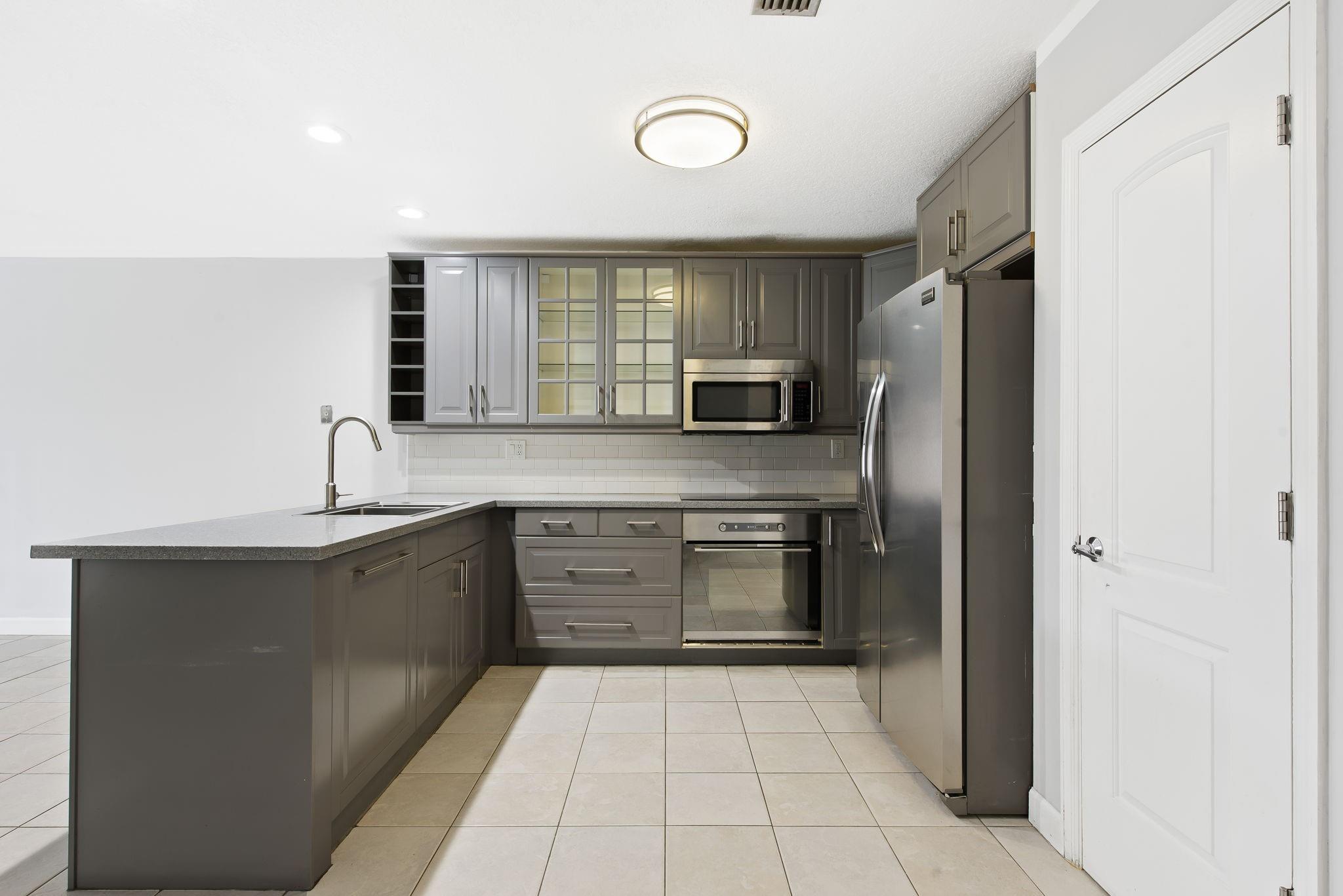 Coral Spgs Country Club - Residential Lease