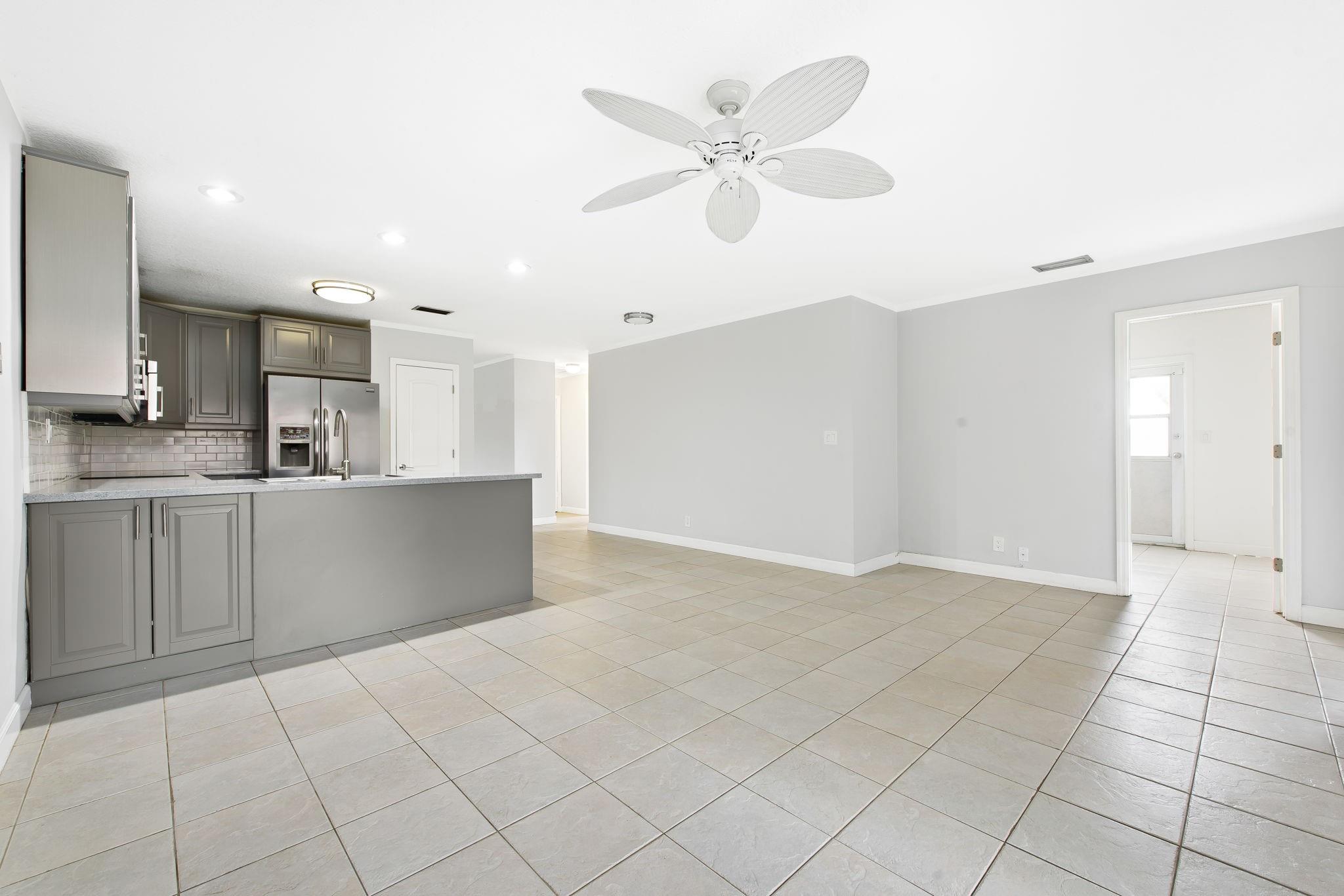 Coral Spgs Country Club - Residential Lease
