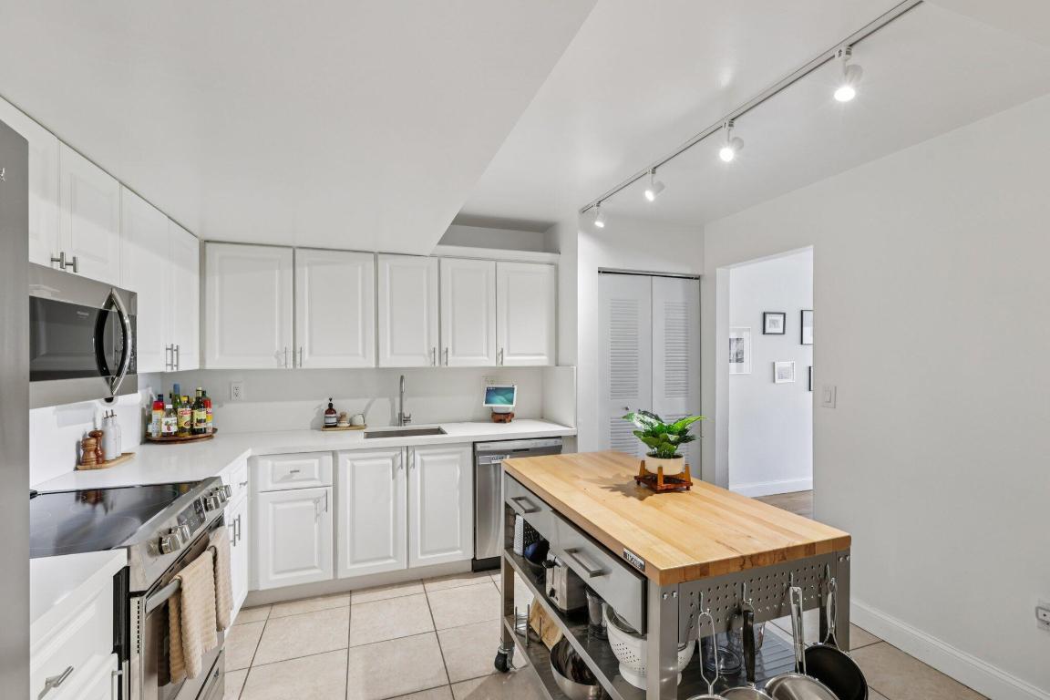 BELASERA AT PINE ISLAND - Residential