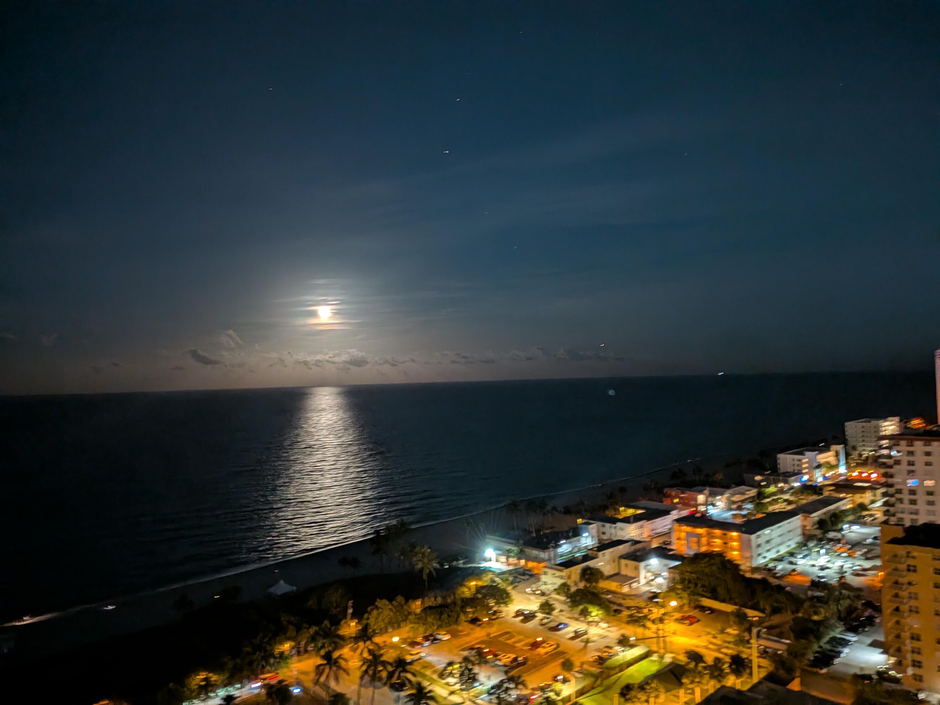 SUMMIT CONDO - Residential