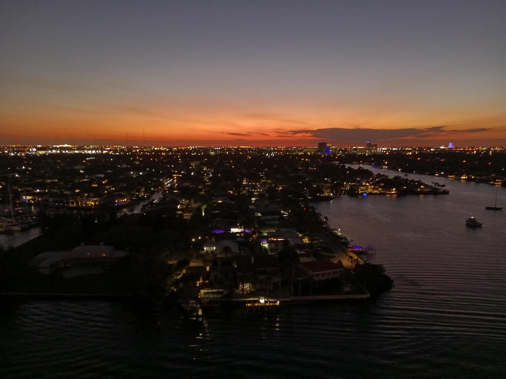 SUMMIT CONDO - Residential