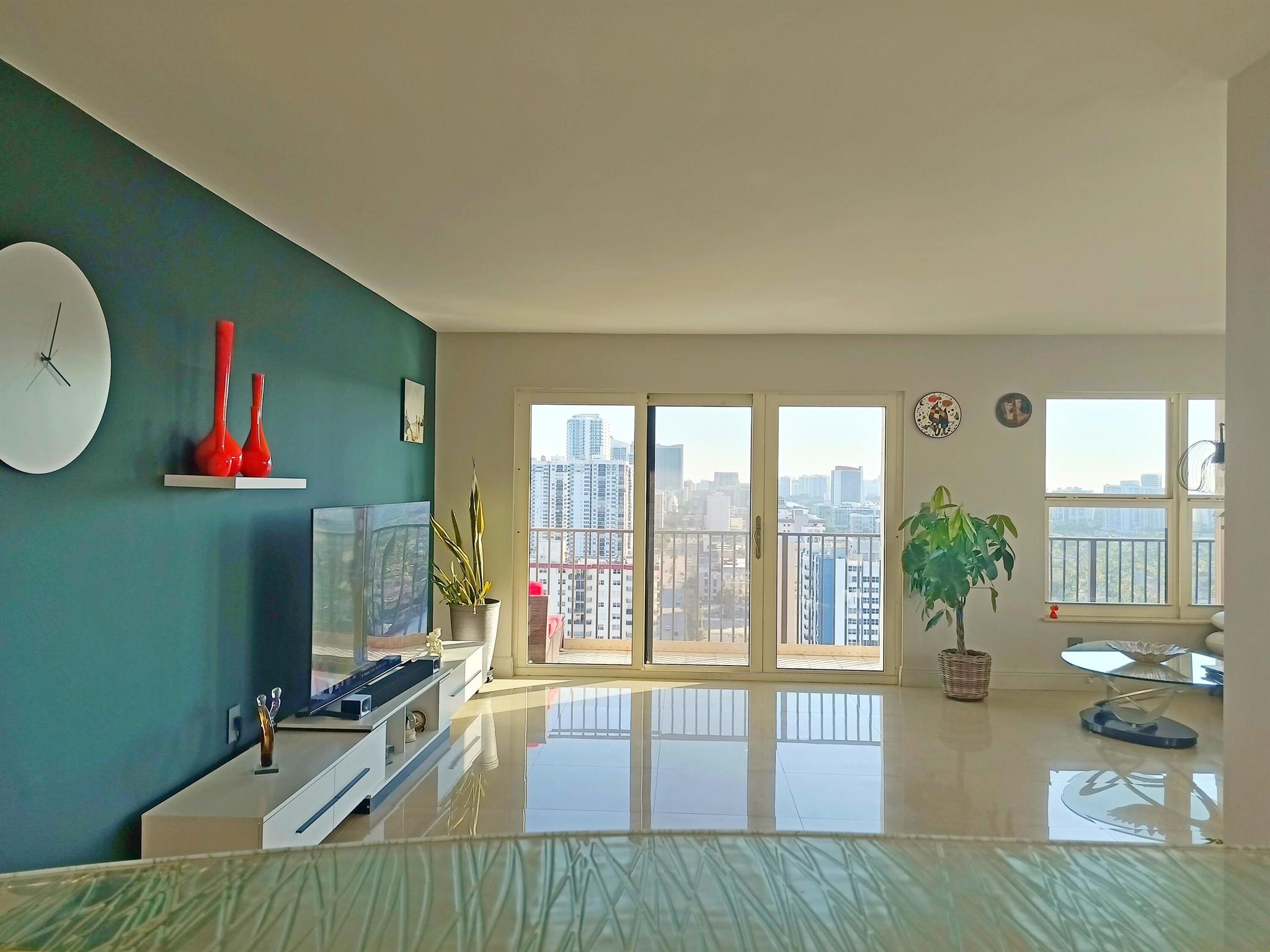 SUMMIT CONDO - Residential