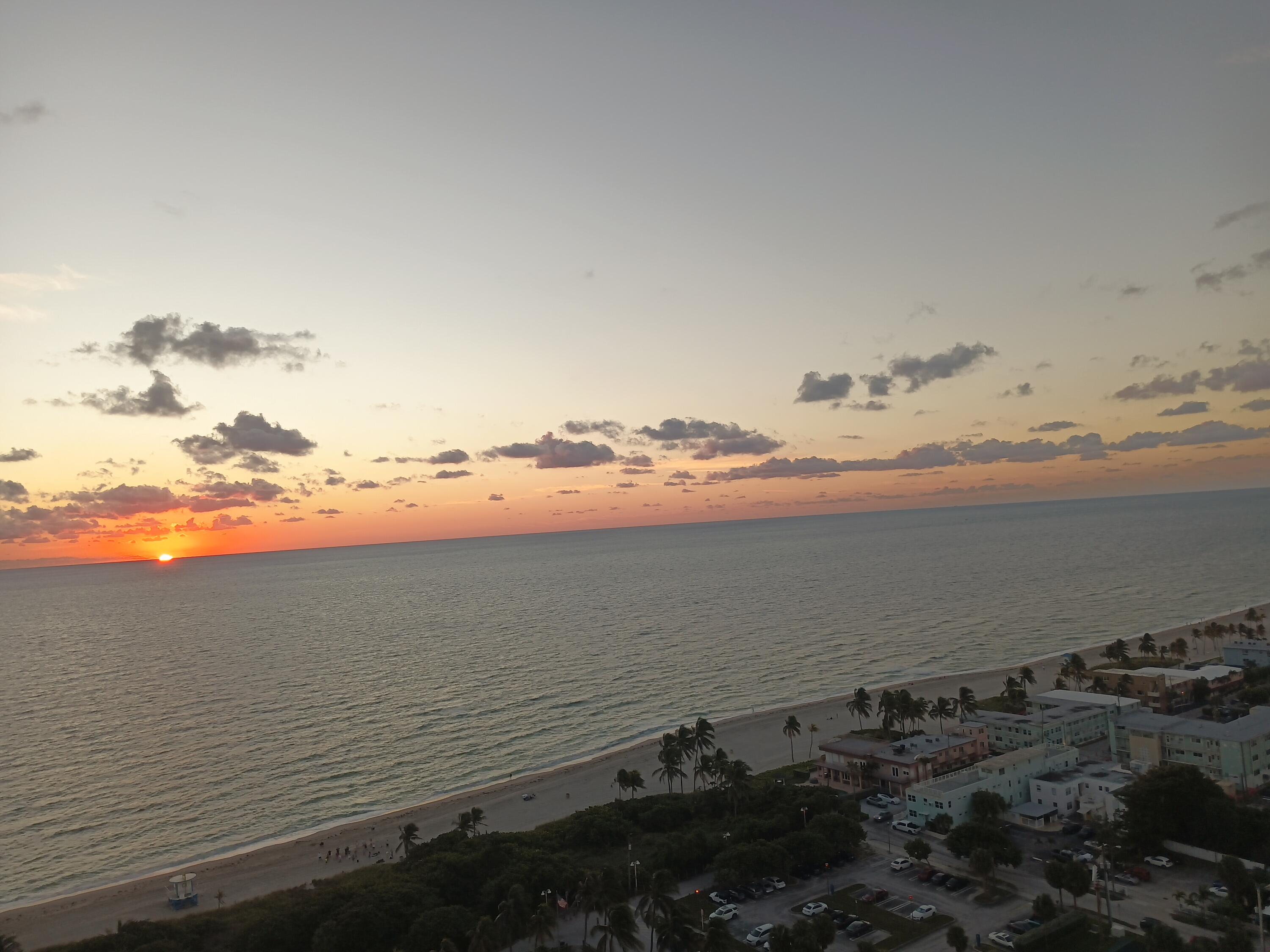 SUMMIT CONDO - Residential