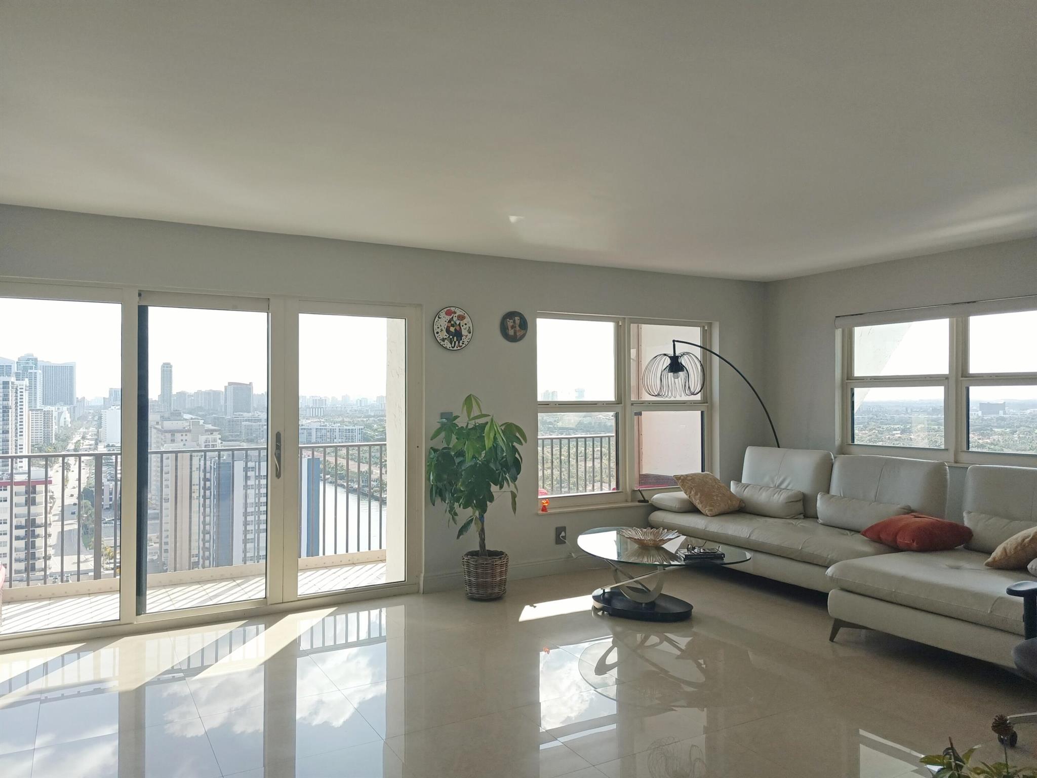 SUMMIT CONDO - Residential