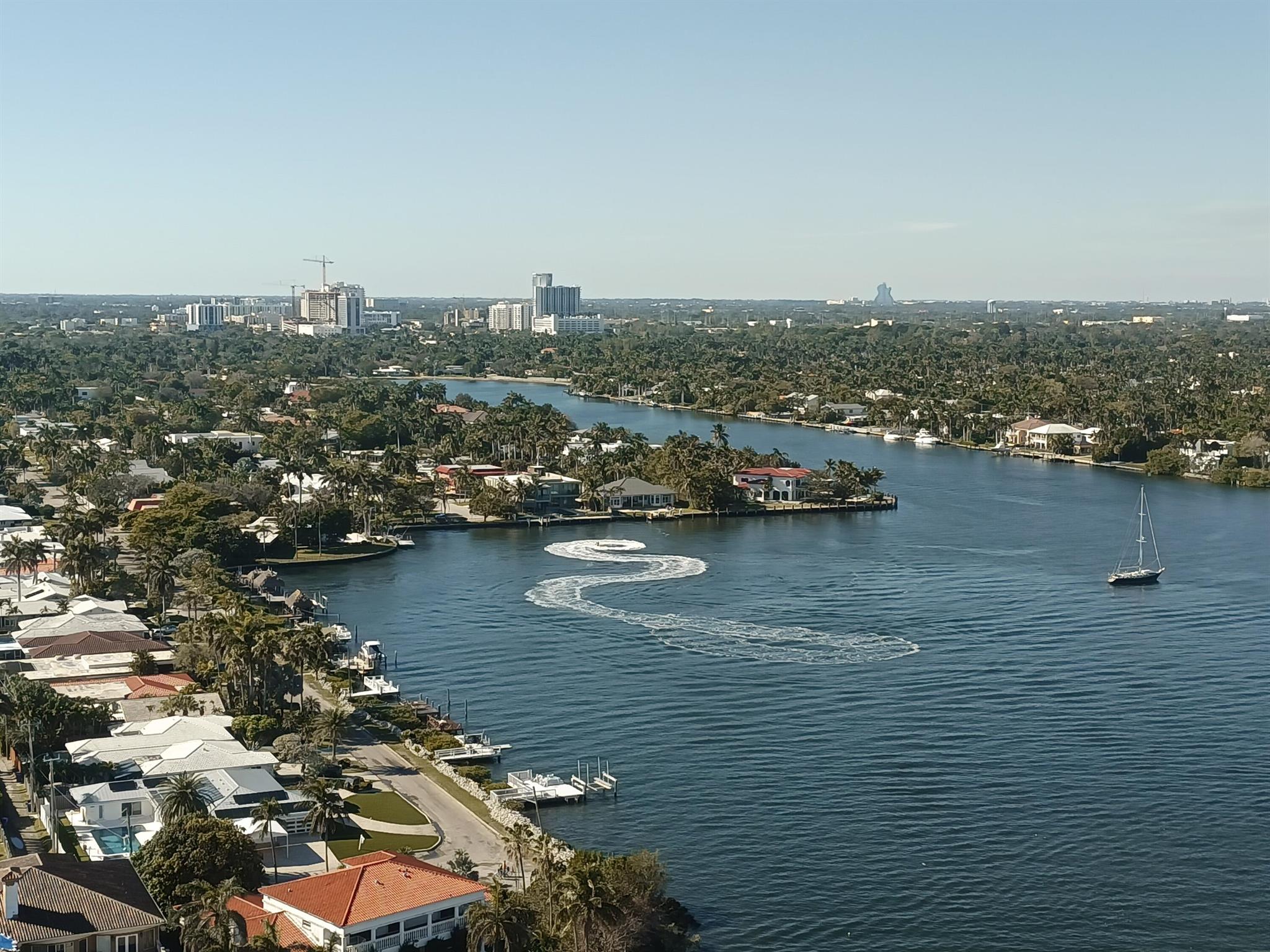 SUMMIT CONDO - Residential