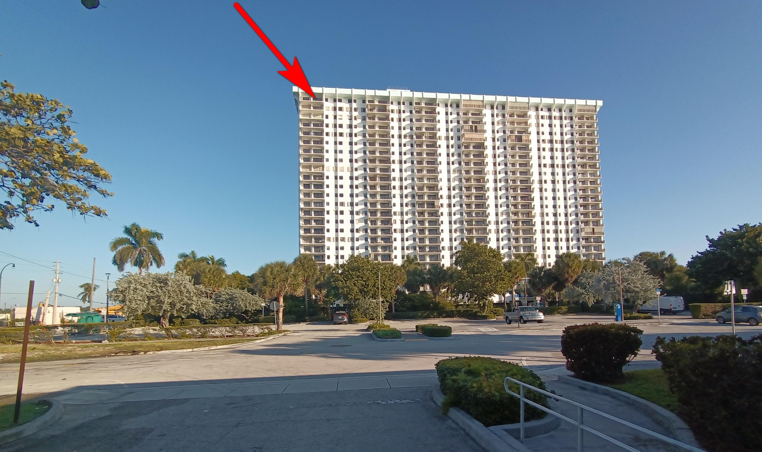 SUMMIT CONDO - Residential