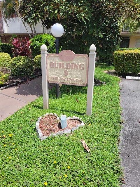 A home in Lauderdale Lakes