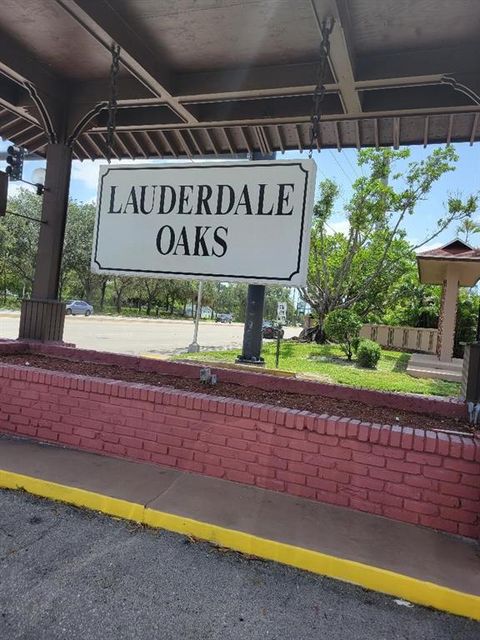 A home in Lauderdale Lakes