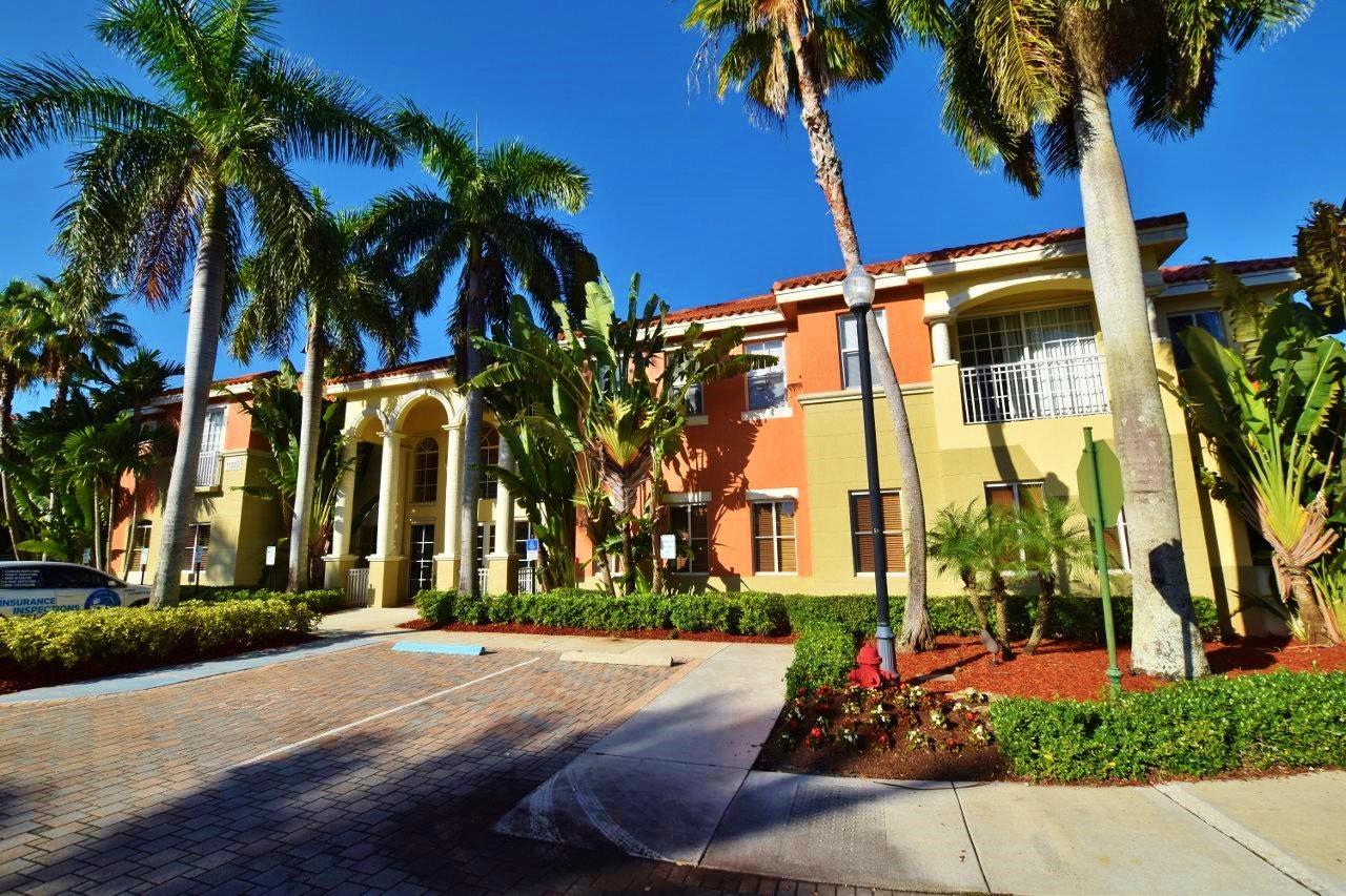 RESIDENCES AT LEGACY PLAC - Residential Lease