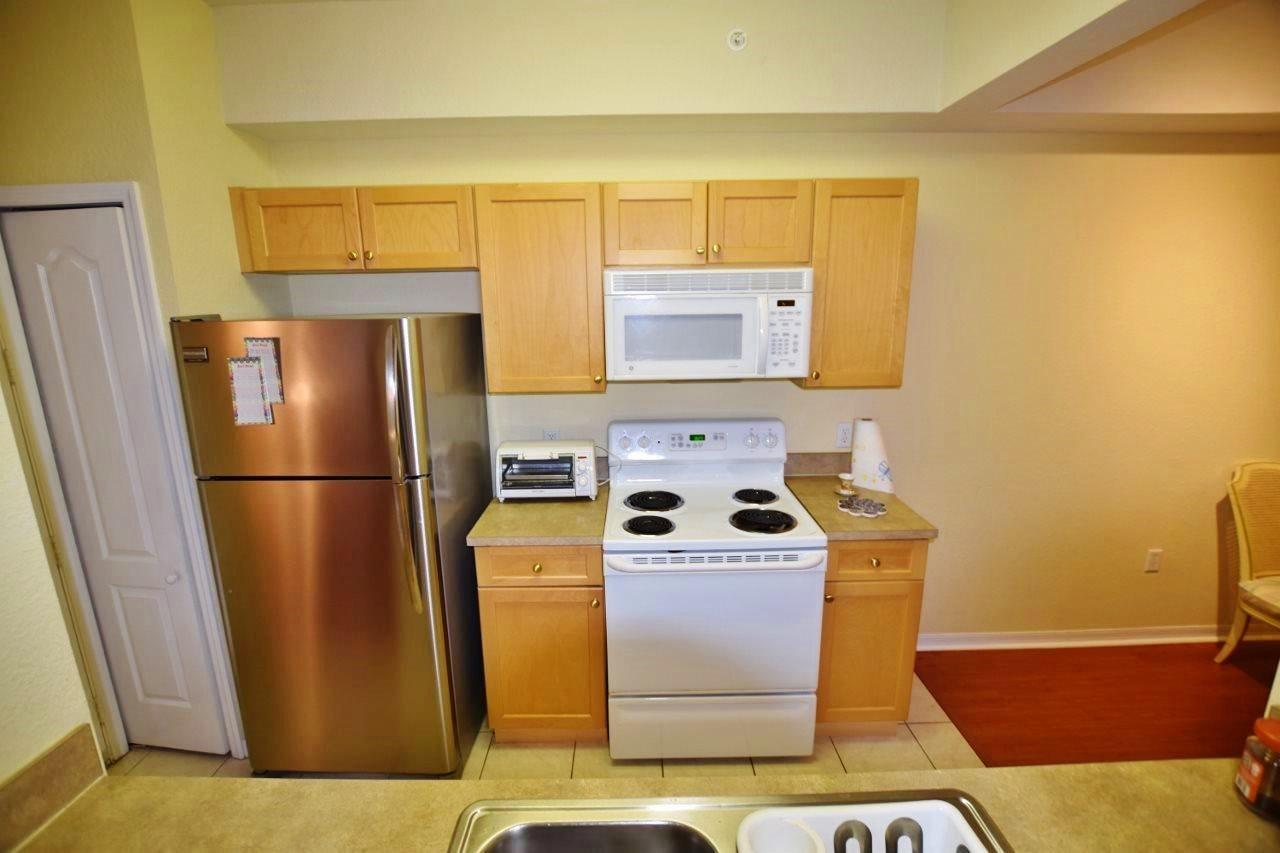 RESIDENCES AT LEGACY PLAC - Residential Lease