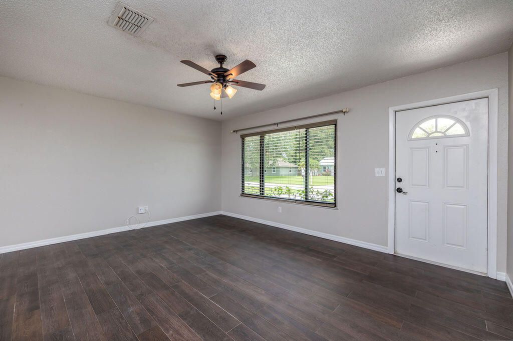 Photo of 2512 SE Calusa Avenue, Port Saint Lucie, FL 34952 (MLS # R10996594)