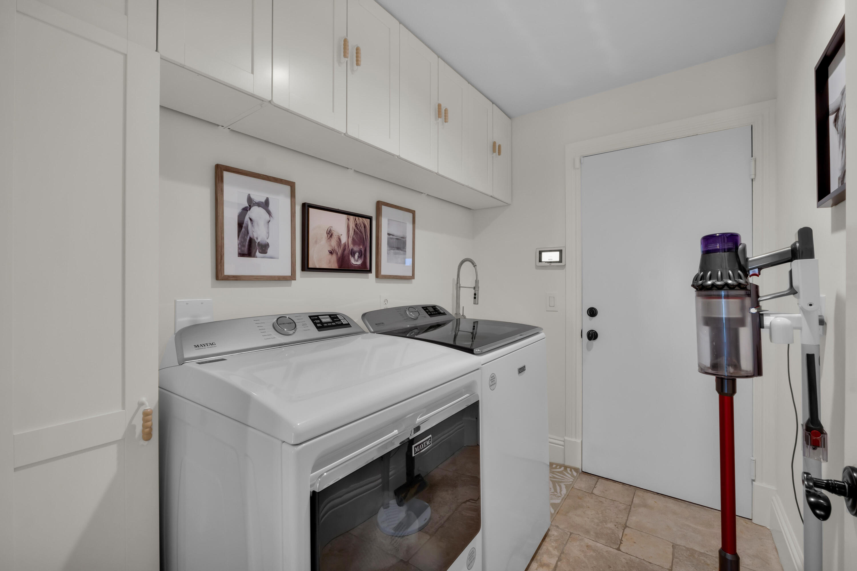 WYNDHAM CIRCLE - Residential