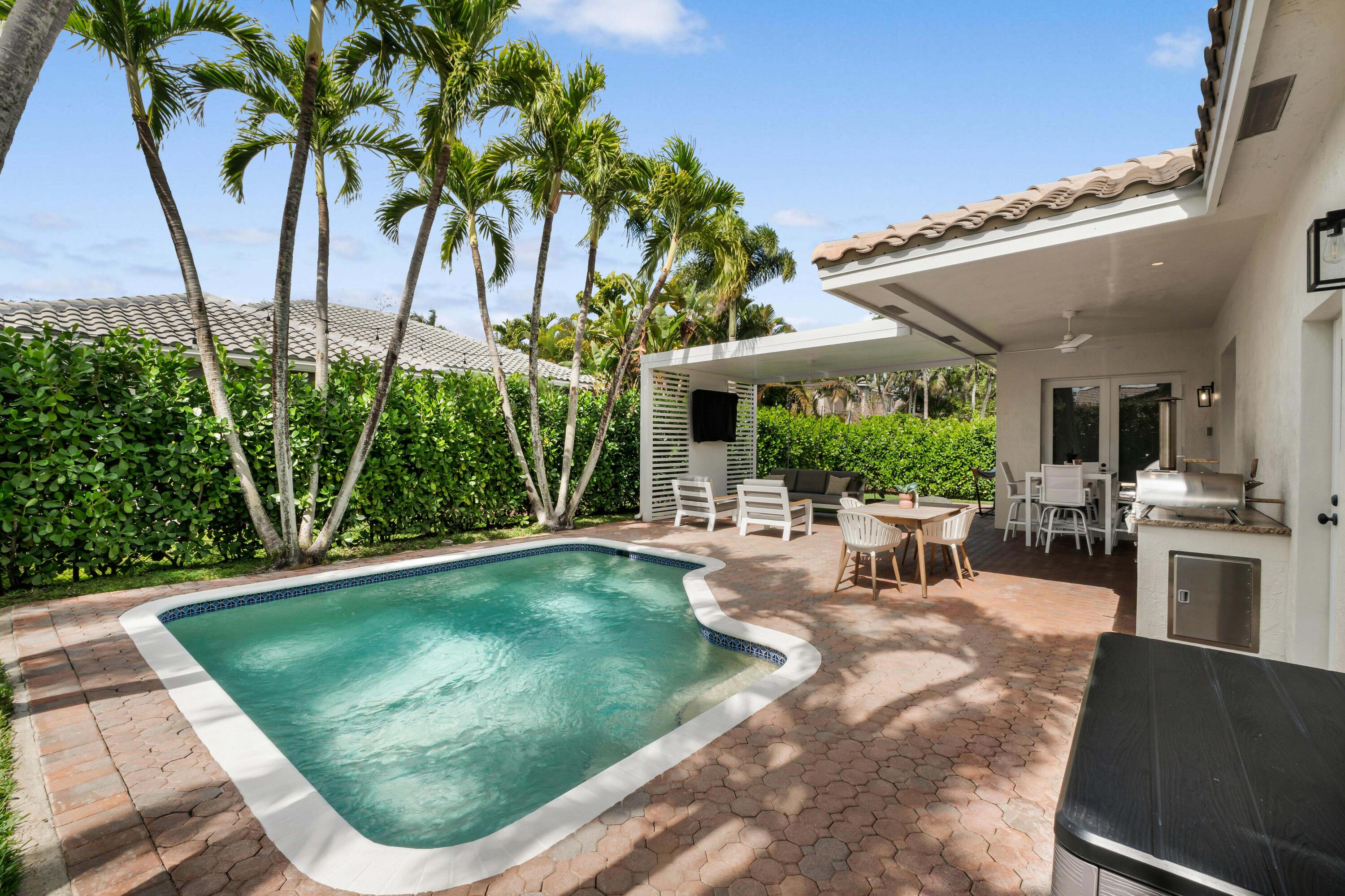 WYNDHAM CIRCLE - Residential