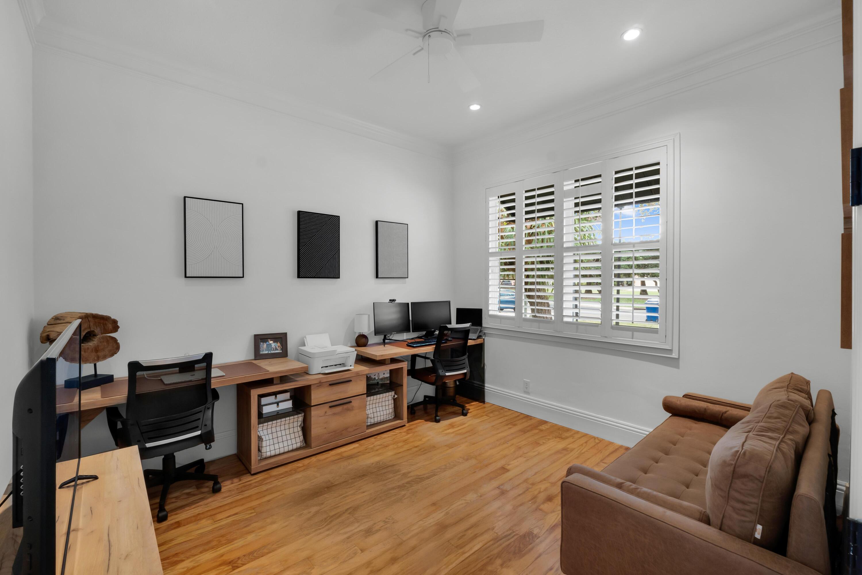 WYNDHAM CIRCLE - Residential