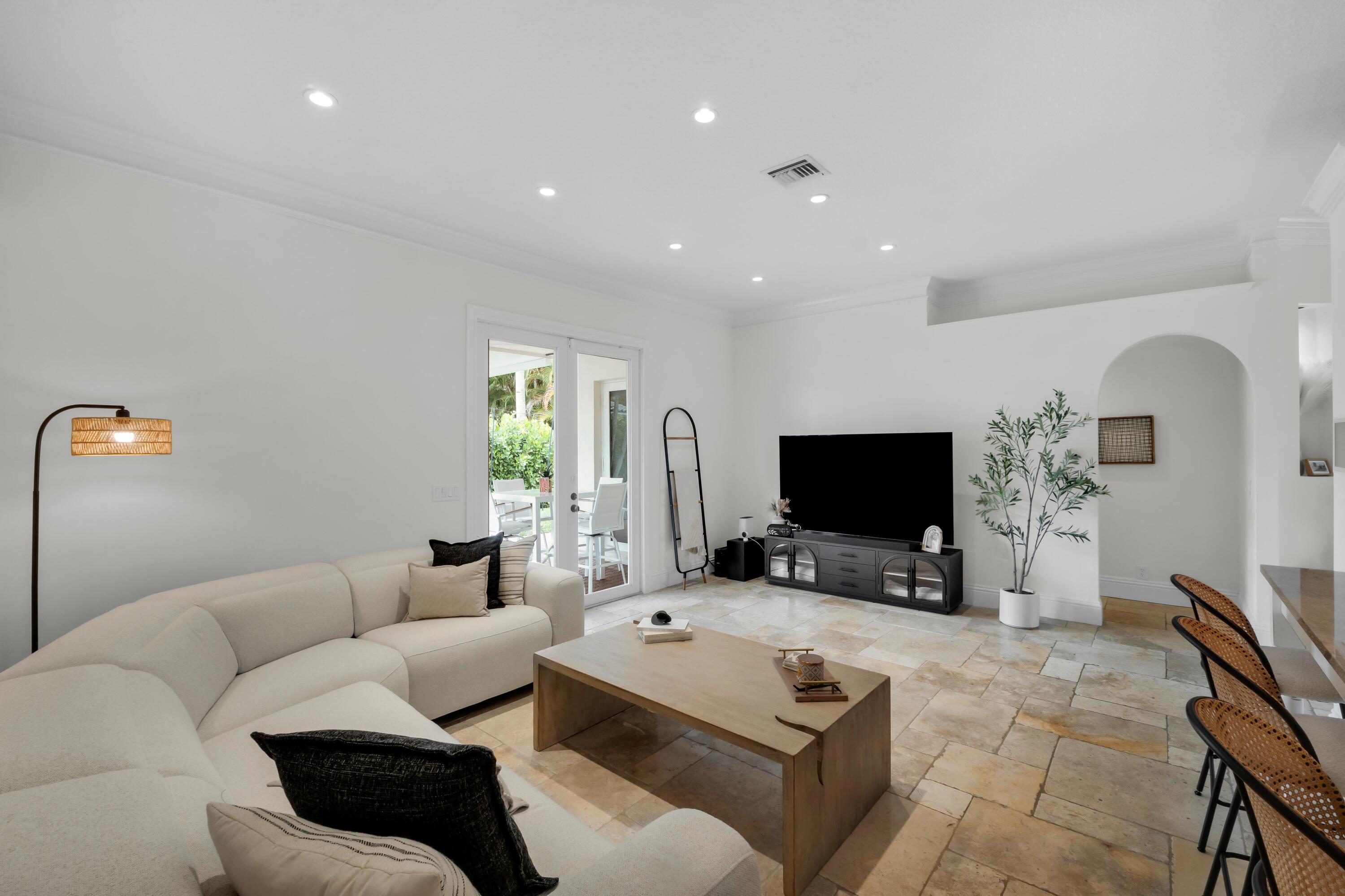 WYNDHAM CIRCLE - Residential