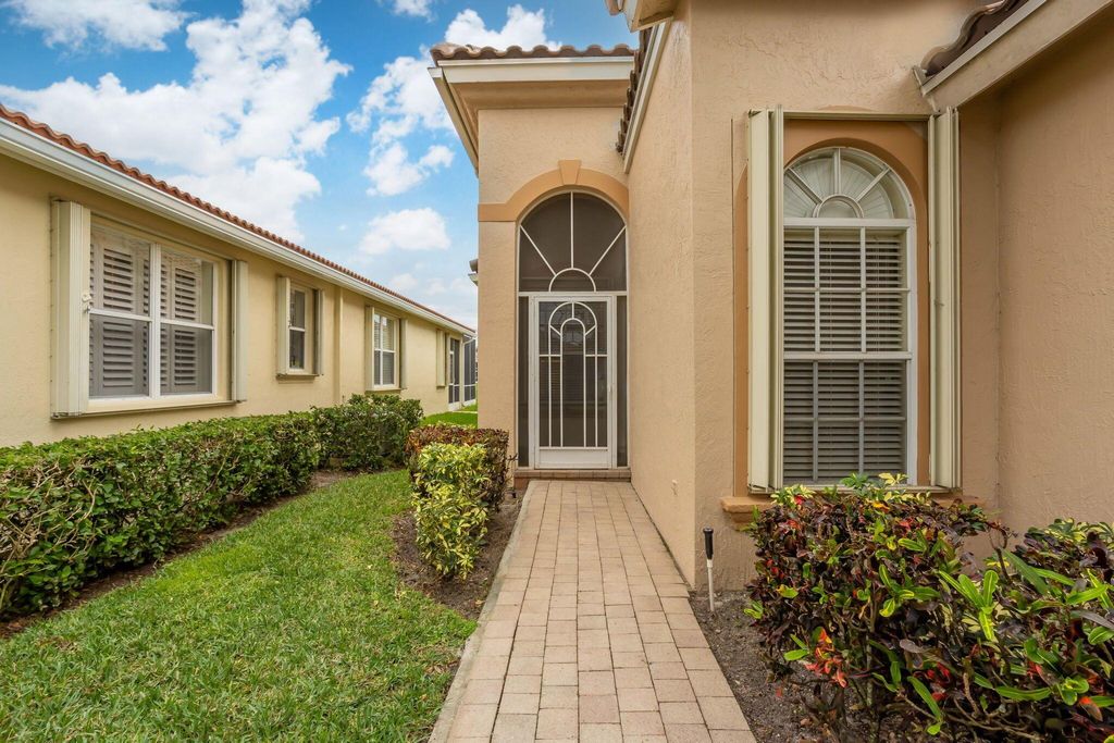 Photo of 13816 Via Da Vinci, Delray Beach, FL 33446 (MLS # R11038630)