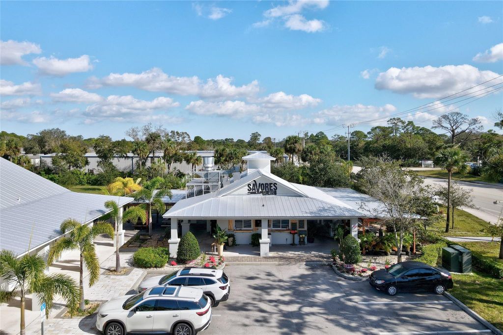 Photo of 3700 SW 9th Street #101, Vero Beach, FL 32968 (MLS # F10556171)