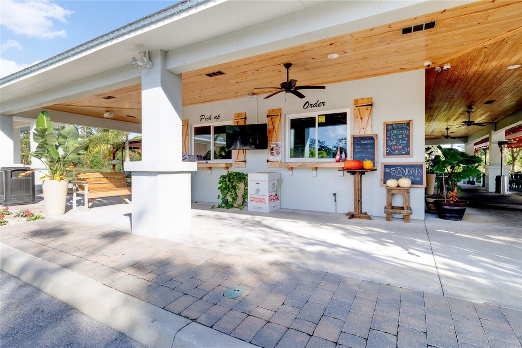 Photo of 3700 SW 9th Street #101, Vero Beach, FL 32968 (MLS # F10556171)