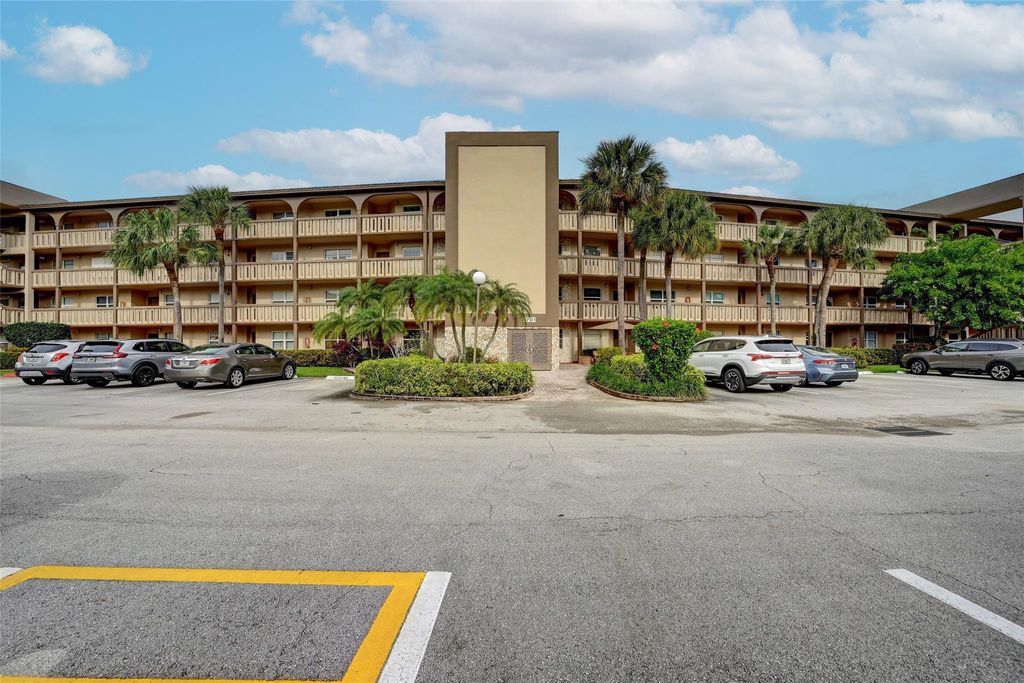 Photo of 1701 Andros Isle #E-3, Coconut Creek, FL 33066 (MLS # F10416819)