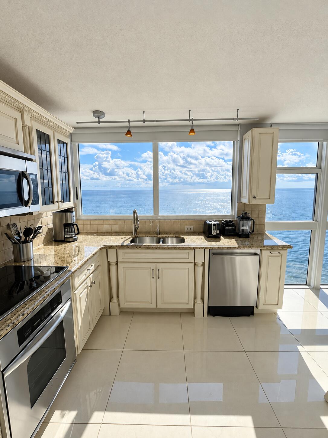 1360 S OCEAN Boulevard 2701