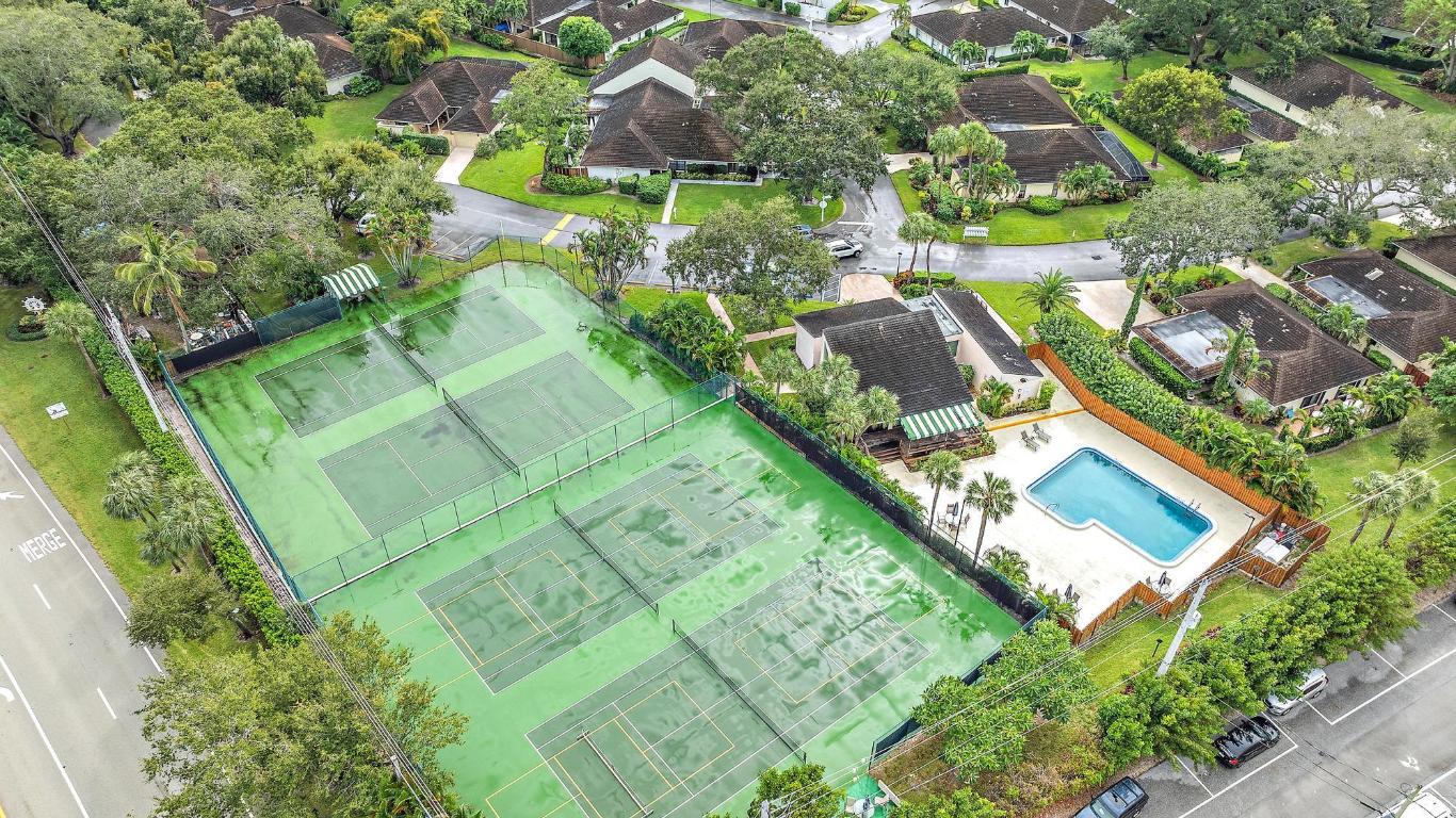 TWELVE OAKS CONDO - Residential