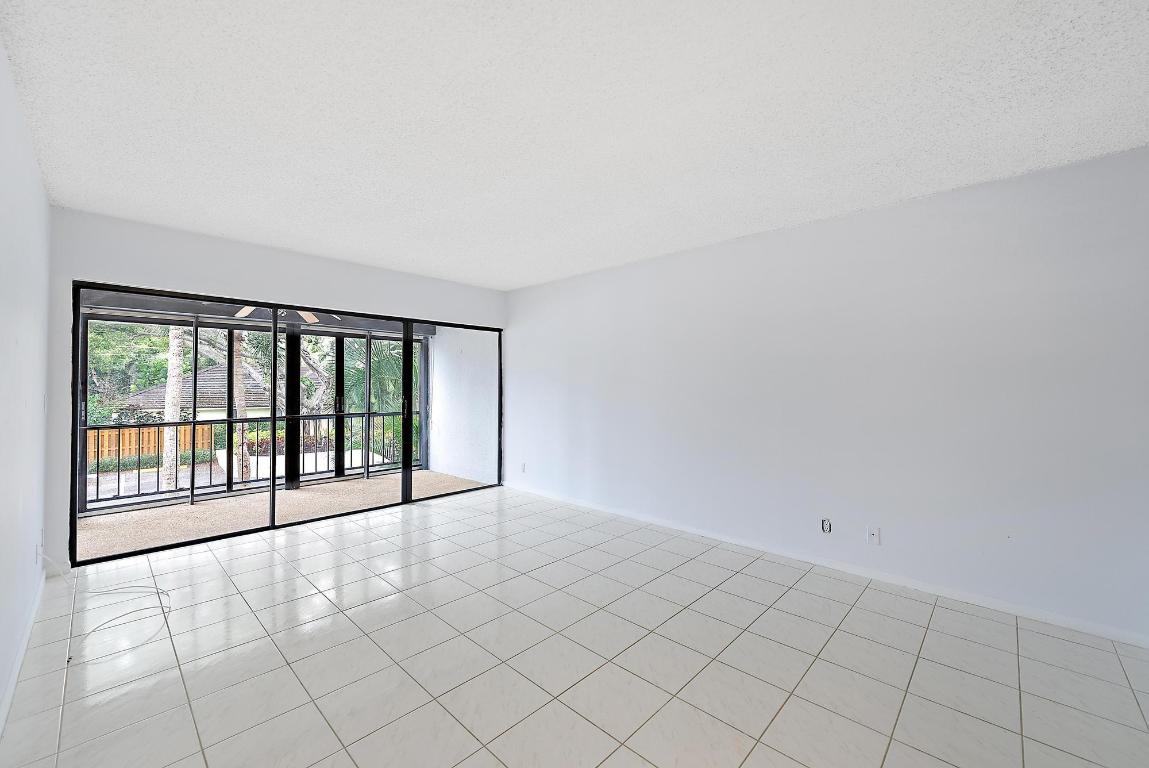 TWELVE OAKS CONDO - Residential