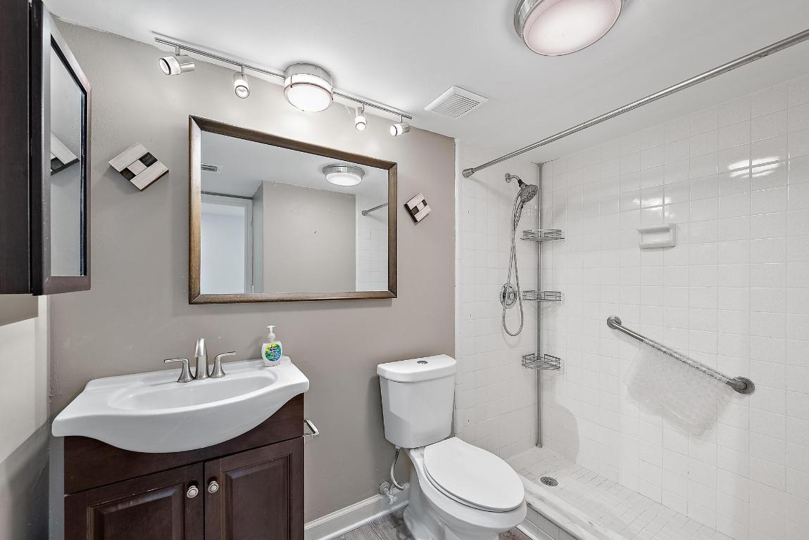 TWELVE OAKS CONDO - Residential