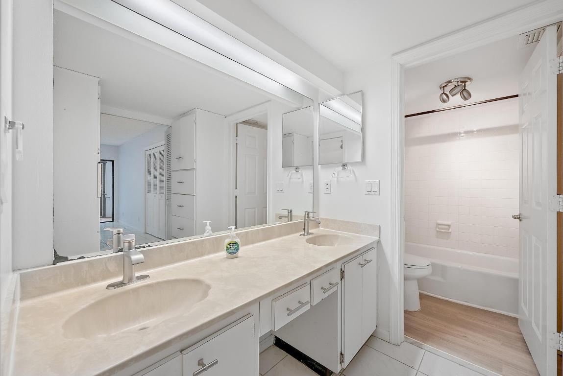 TWELVE OAKS CONDO - Residential