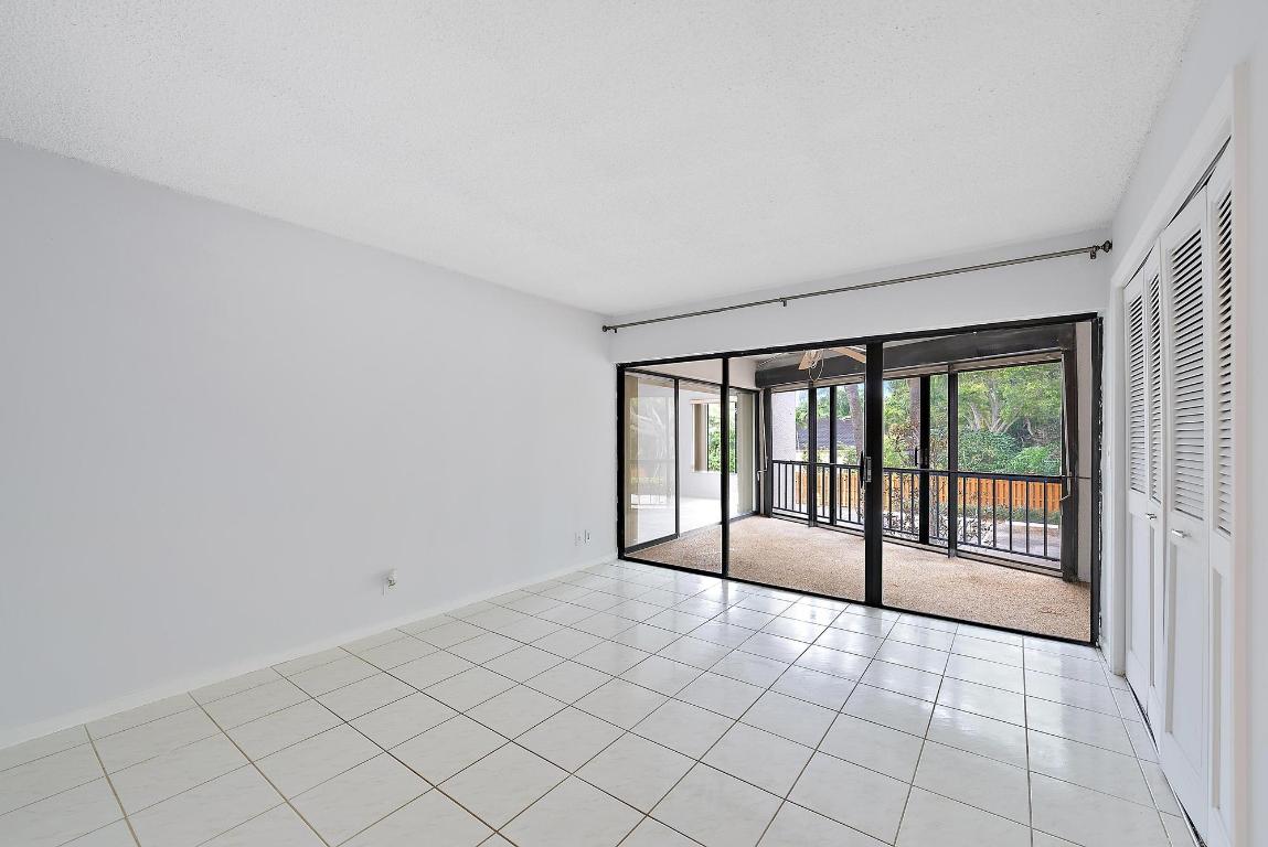 TWELVE OAKS CONDO - Residential